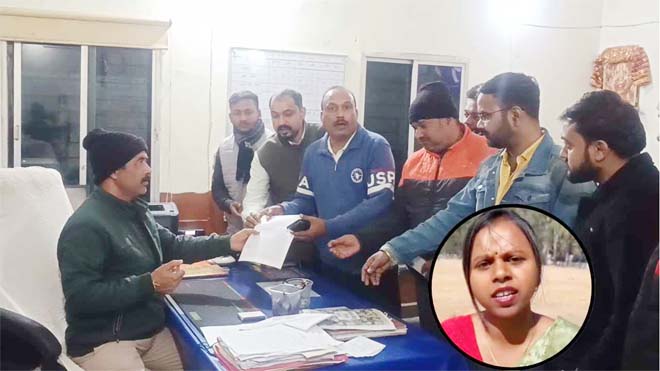 सोशल मीडिया इनफ्लुएंसर आकांक्षा टोप्पो के खिलाफ कृषि मंत्री रामविचार नेताम के समर्थक पहुंचे थाने, की एफआईआर  की मांग