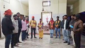 जाति की दीवार तोड़ थाना कैंपस के मंदिर में प्रेमी जोड़े ने की शादी, हर तरफ हो रही चर्चा