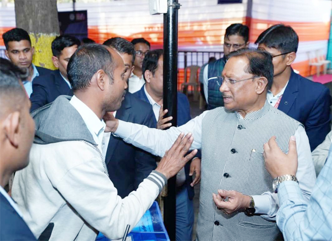 सुशासन के केंद्र में संवेदनशीलता : जनदर्शन में तत्काल सुलझी समस्याएं, आज के जनदर्शन में कुल 1950 आवेदन प्राप्त