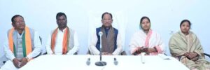 सरकार की योजनाओं का लाभ समाज के अंतिम व्यक्ति तक पहुंचाएं : मुख्यमंत्री विष्णु देव साय