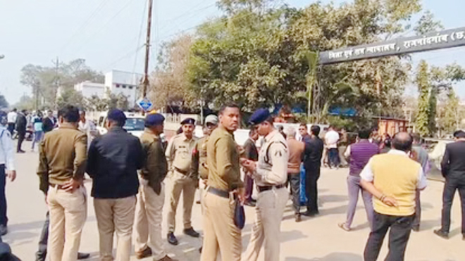 राजनांदगांव जिला न्यायालय को बम से उड़ाने की धमकी, कोर्ट परिसर में मचा हड़कंप, सुरक्षा एजेंसियां हुई तुरंत अलर्ट 