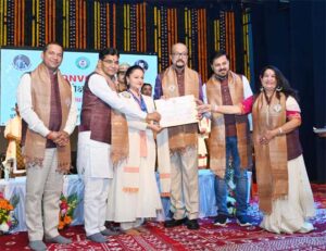 इंदिरा कला संगीत विश्वविद्यालय का दीक्षांत समारोह : राज्यपाल रमेन डेका के हाथों 5 को डी.लिट्, 64 को शोध उपाधि तथा 236 विद्यार्थियों को मिला पदक