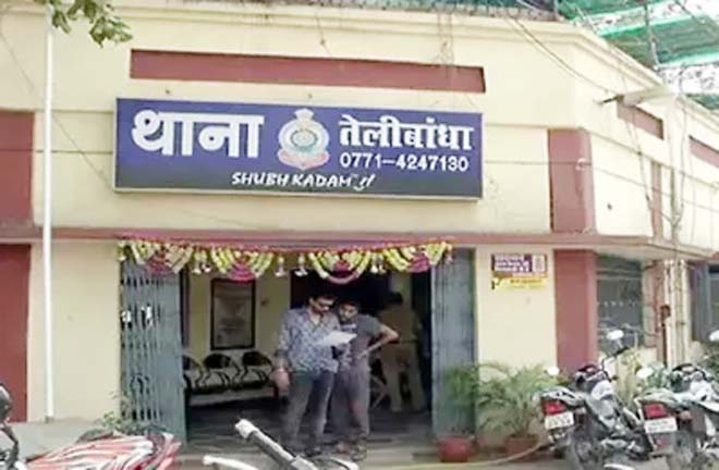 राजधानी मे देर रात गैंगवार : दो युवकों को दौड़ा दौड़ाकर मारा चाकू, 1 की मौत दूसरा गंभीर रूप से घायल
