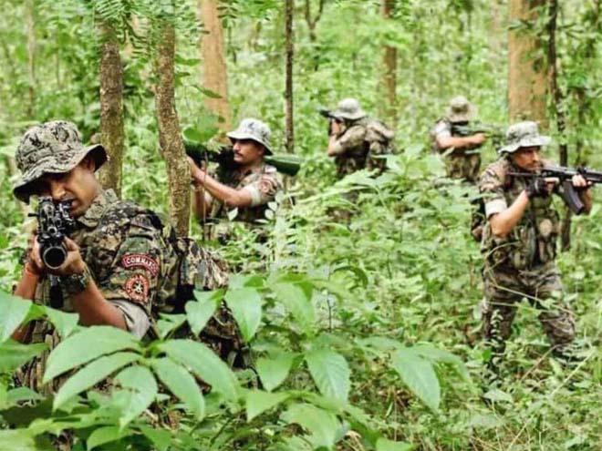 डीवीसीएम दिलीप बेड़जा ढेर : माओवादी कमांडर पापा राव की मौजूदगी, बीजापुर मुठभेड़ में मारे गए एक अन्य नक्सली, शव बरामद
