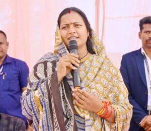 सड़कें बनेंगी विकास का आधार : मंत्री श्रीमती लक्ष्मी राजवाड़े ने सूरजपुर में 15.50 करोड़ के कार्यों का किया शुभारंभ