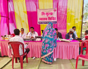 सांवरा जनजाति को आधुनिक चिकित्सा से जोड़ने की अनुकरणीय पहल,मुंगेली जिले के दाऊकापा में निःशुल्क स्वास्थ्य शिविर आयोजित