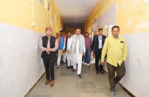 स्वास्थ्य मंत्री श्याम बिहारी जायसवाल ने सामुदायिक स्वास्थ्य केन्द्र बोड़ला का किया औचक निरीक्षण