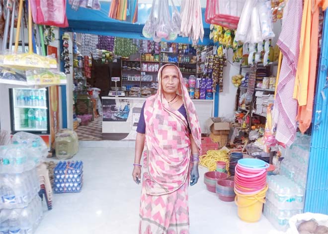 ग्रामीण महिला सशक्तिकरण की मिसाल : आत्मविश्वास, संघर्ष और आत्मनिर्भरता की मिसाल बनीं अल्पना सिंह