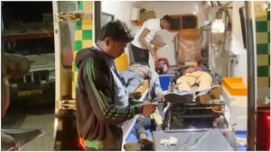 खड़े ट्रक में पीछे से टकराए बाइक सवार, एक ही गांव के तीन युवकों की दर्दनाक मौत 