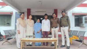 सूने मकान का ताला तोड़कर नकदी व साइन का जेवर की चोरी, महिला सहित दो आरोपी गिरफ्तार