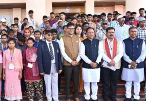मुख्यधारा में लौटे युवाओं के उज्ज्वल भविष्य के लिए सरकार कर रही सतत प्रयास : मुख्यमंत्री विष्णुदेव साय
