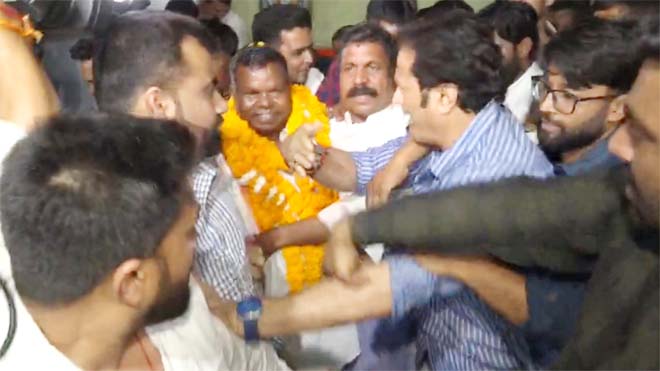 शराब घोटाला मामले में जमानत पर रायपुर जेल से बाहर आए कवासी लखमा, बोले “मुझे न्यायपालिका पर भरोसा”
