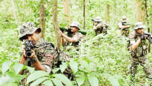 बीजापुर-महाराष्ट्र बॉर्डर पर मुठभेड़ : 3 नक्सली हुए ढेर, एक जवान शहीद,एके-47 राइफल और एसएलआर बरामद