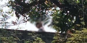 9वीं के छात्र की आम के पेड़ से लटकी मिली लाश, पूरे इलाके में फैली सनसनी, पुलिस जांच मे जुटी  