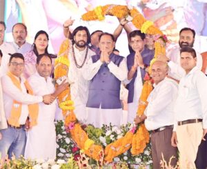 किसानों की खुशियों भरी होली के बाद अब भूमिहीन कृषि श्रमिकों की नवरात्रि भी हुई समृद्ध