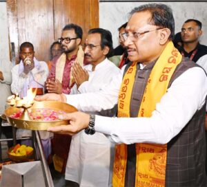 मुख्यमंत्री विष्णु देव साय ने जगन्नाथ मंदिर में की पूजा-अर्चना