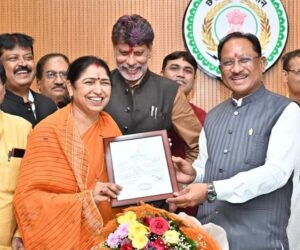 मुख्यमंत्री विष्णु देव साय से नवनिर्वाचित राज्यसभा सदस्य श्रीमती लक्ष्मी वर्मा ने की सौजन्य मुलाकात