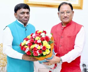 मुख्यमंत्री साय से गोवा के खेल एवं जनजातीय कल्याण मंत्री रमेश तावड़कर ने की सौजन्य भेंट, जनजातीय कल्याण और खेल विकास को लेकर हुई सार्थक चर्चा