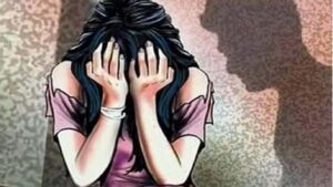 पड़ोसी ने महिला से घर-घुसकर किया दुष्कर्म, फरार आरोपी की पुलिस कर रही सरगर्मी से तलाश
