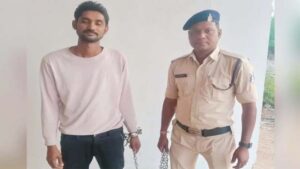 चरित्र शंका मे हैवान बना पति : पत्नी पर पेट्रोल डालकर जिंदा जलाने की कोशिश, बाल-बाल बची जान