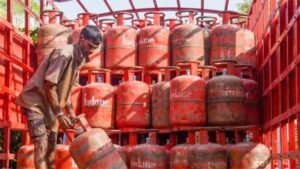 जमाखोरी पर बड़ा एक्शन! प्रदेश में 3,841 सिलिंडर जब्त, 97 लोगों पर एफआईआर, रखी जा रही निगरानी