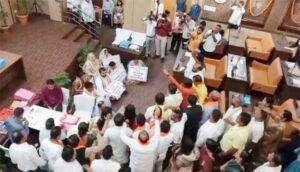 नगर निगम की सामान्य सभा में भारी हंगामा, कांग्रेस पार्षदों ने घेरा; पूछा- 2025 के वादों का क्या हुआ?