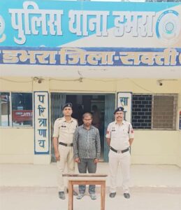 कलयुगी बेटे ने पिता की लोहे के पाइप से की निर्मम हत्या, आरोपी गिरफ्तार… गांव में दहशत