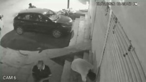 व्यापारी की कार से 8 लाख पार, सीसीटीवी में कैद हुई वारदात, पुलिस जांच मे जुटी