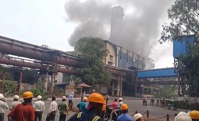 भिलाई स्टील प्लांट में लगी भीषण आग, 5 लोग घायल, एक कर्मचारी के पैर में फ्रैक्चर