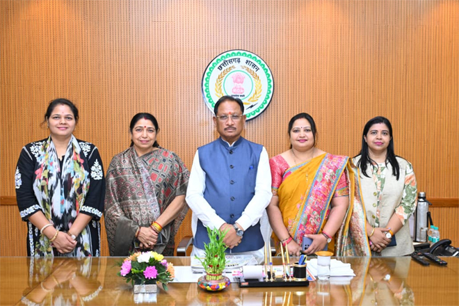 नारी शक्ति वंदन के संकल्प को मिला महिलाओं का व्यापक समर्थन, राज्यसभा सांसद लक्ष्मी वर्मा के नेतृत्व में महिला प्रतिनिधिमंडल ने मुख्यमंत्री से भेंट कर जताया आभार