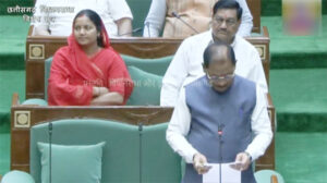 सीएम ने पेश किया महिला आरक्षण बिल पर चर्चा का प्रस्ताव, विपक्ष ने किया जमकर हंगामा