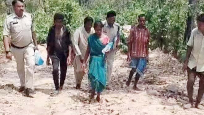 ‘वो बार-बार कह रहा था मम्मी गोदी ले लो…’, मां ने अपने ढाई साल के मासूम को पत्थर से कुचलकर मार डाला