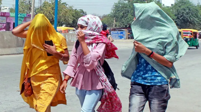 अप्रैल में हो गया ‘नौतपा’ जैसा हाल, इन शहरों में लू का अलर्ट, आइए जानते है आज का मौसम