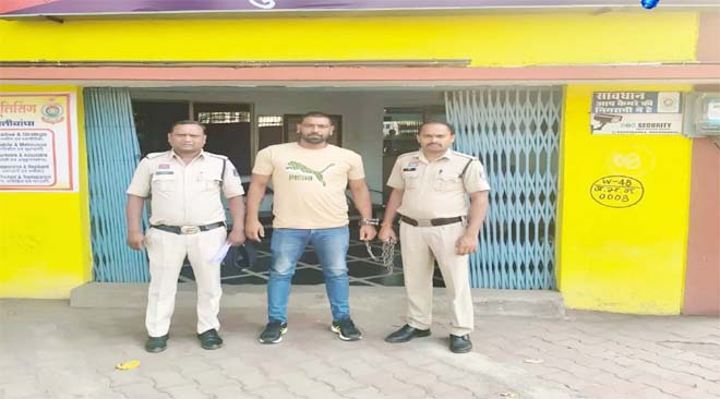 हायपर क्लब में महिला से छेड़छाड़ व उसके पति से की मारपीट, रिपोर्ट वापस लेने दी धमकी, आरोपी गिरफ्तार
