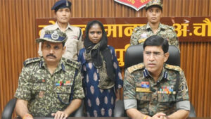 1 लाख की इनामी महिला नक्सली ने किया आत्मसमर्पण, बोली- विचारधारा खोखली, संविधान पर भरोसा