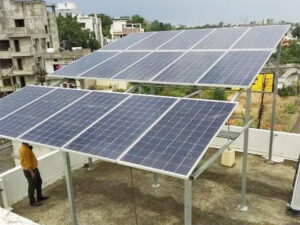 पीएम सूर्य घर योजना से भगवानपुर के संतोष सरकार हुए बिजली बिल से ’आजाद’,बिजली उपभोक्ता बने उर्जादाता