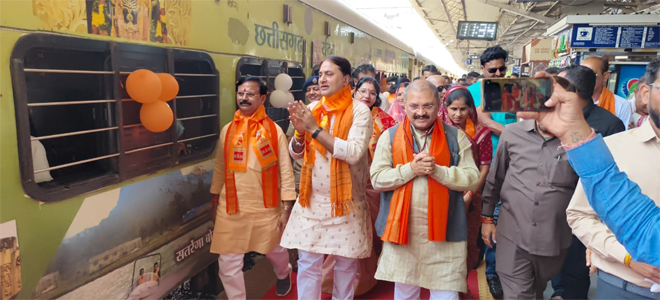 साय सरकार की ‘रामलला दर्शन योजना’ से प्रदेशवासियों को मिल रहा आध्यात्मिक संबल, दुर्ग संभाग के 850 श्रद्धालु रामलला के दर्शन के लिए अयोध्या रवाना