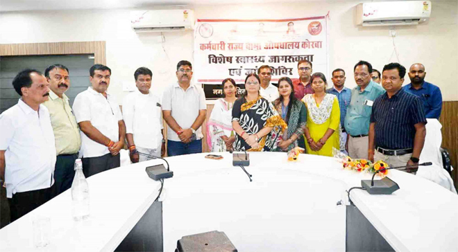 साकेत भवन में कर्मचारी राज्य बीमा औषधालय ने लगाया विशेष स्वास्थ्य जागरूकता व जांच शिविर