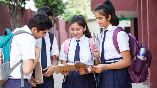 सीबीएसई 10वीं के परीक्षा परिणाम में बेटियों ने मारी बाजी, 92.6% छात्र-छात्राएं पास