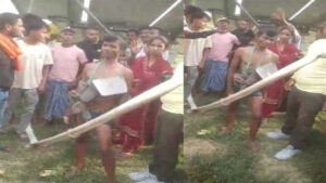 तालिबानी सजा : चोरी के शक में युवक का मुंडन कराया, फिर जूता-चप्पल की माला पहनाकर गांव में घुमाया