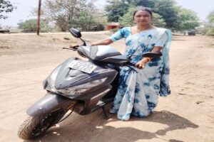 खपरी की बेटी का कमाल : सीखी ड्राइविंग, अब दे रही हैं प्रशिक्षण, सीखा, सिखाया और कमा रही यामिनी साहू