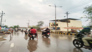 रायपुर, महासमुंद समेत कई इलाकों में झमाझम बारिश, गर्मी से मिली राहत