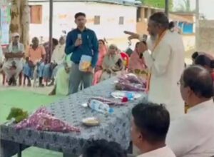 सांसद भोजराज नाग का फूटा गुस्सा, भरे मंच से मत्स्य निरीक्षक को लगाई फटकार, कार्यक्रम छोड़कर निकले अधिकारी