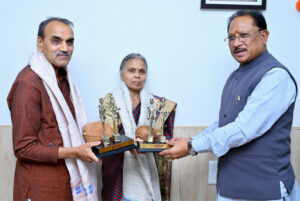 ’बस्तर और जनजातीय समाज के लिए चार दशक का समर्पण मानवता की असाधारण मिसाल : मुख्यमंत्री विष्णुदेव साय’