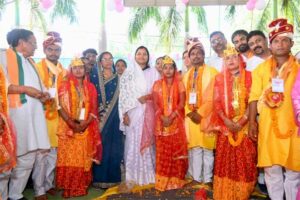 ’मुख्यमंत्री कन्या विवाह योजना : प्रदेशभर में 2300 से अधिक जोड़े बंधे परिणय सूत्र में’, मंत्री श्रीमती लक्ष्मी राजवाड़े ने सूरजपुर से दिया महिला सशक्तिकरण का संदेश’