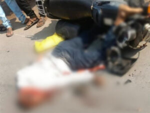 तेज रफ्तार ट्रेलर की चपेट में आने से 55 वर्षीय व्यक्ति की मौत, लोगों में आक्रोश