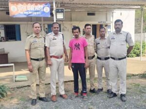 मामूली बात पर हत्या : खाना नहीं निकालने पर बेटे ने की मां की हत्या, आरोपी गिरफ्तार