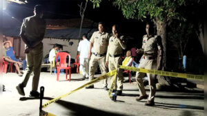 खाना बना नहीं मिला तो पत्नी को पीट-पीटकर मार डाला, हत्या के बाद शव के पास बैठा रहा आरोपी पति