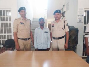 नौकरी लगवाने के नाम पर दोस्त ने ही लगाया लाखों का चूना, पुलिस ने किया गिरफ्तार