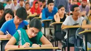 रायपुर के 26 सेंटर पर होगी नीट यूजी की परीक्षा, नकल रोकने के लिए सीसीटीवी से होगी निगरानी, जैमर का सहारा